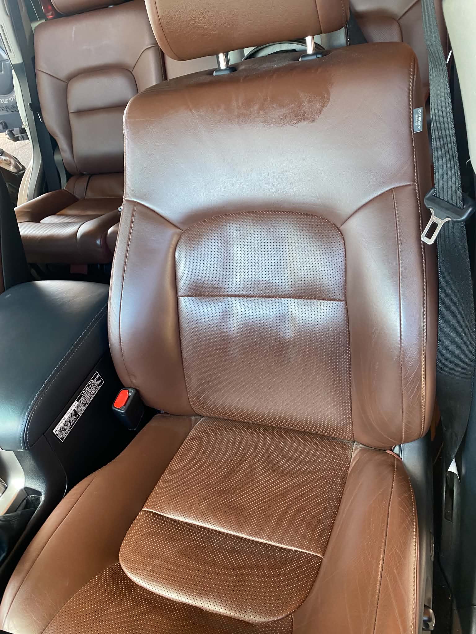 Toyota Land Cruiser V8 przed detailingiem