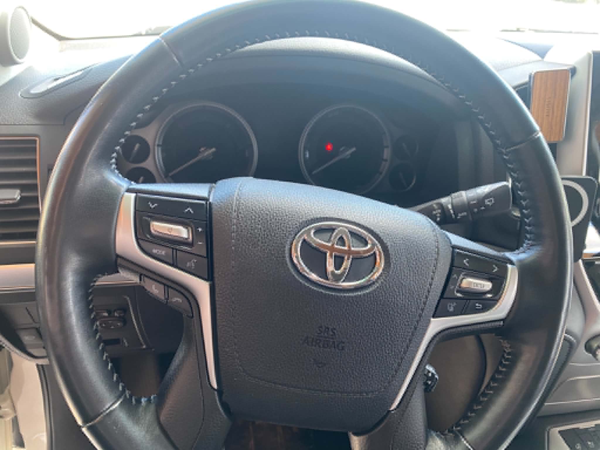 Toyota Land Cruiser V8 przed detailingiem