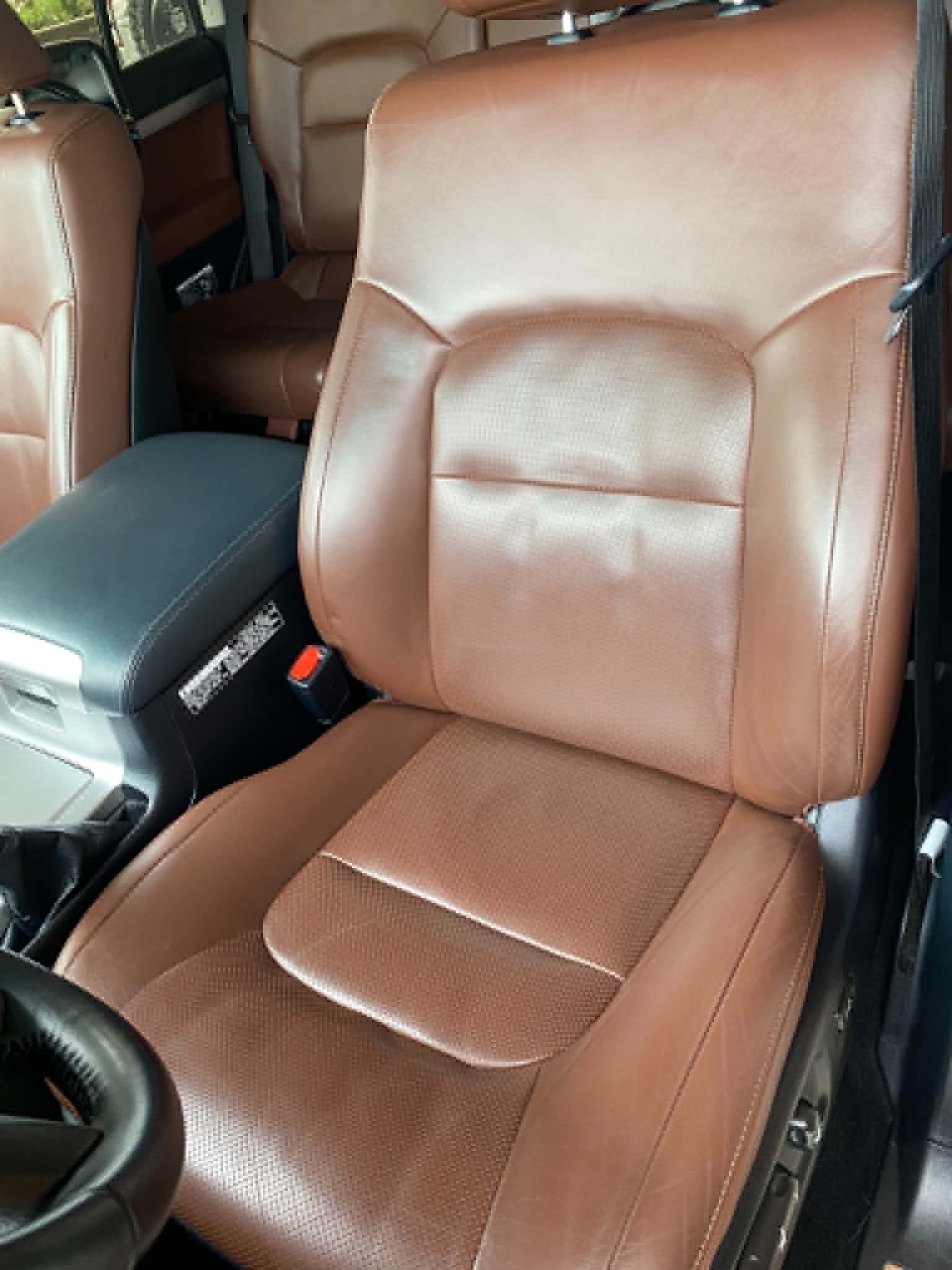 Toyota Land Cruiser V8 po detailingu