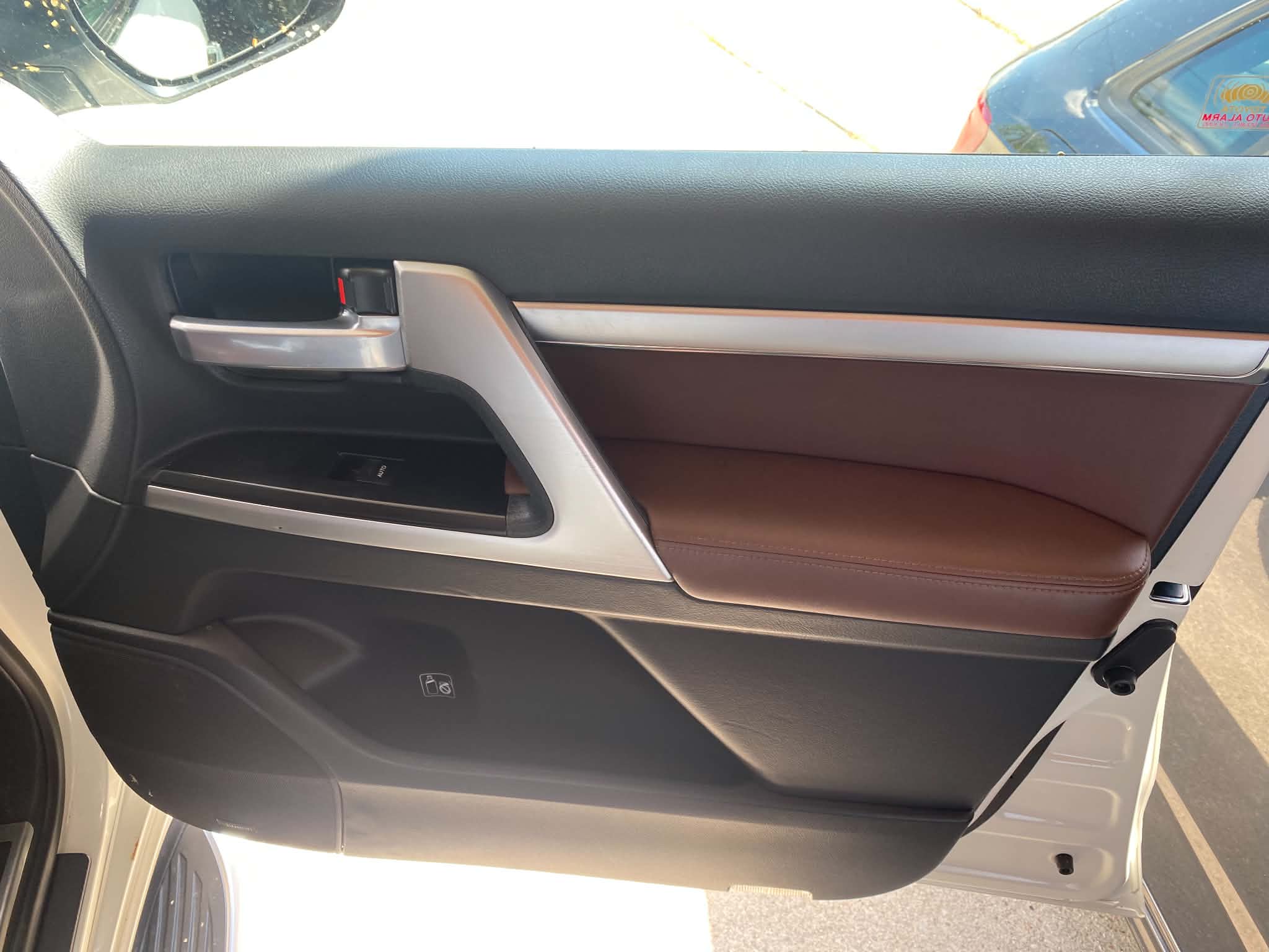 Toyota Land Cruiser V8 przed detailingiem