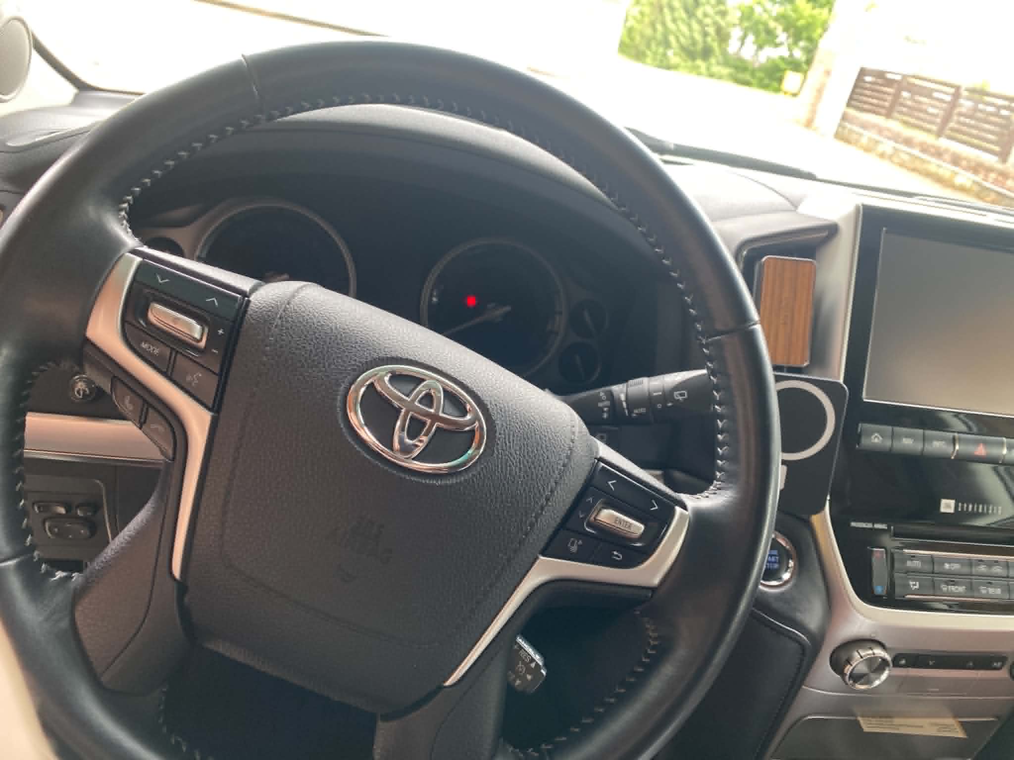 Toyota Land Cruiser V8